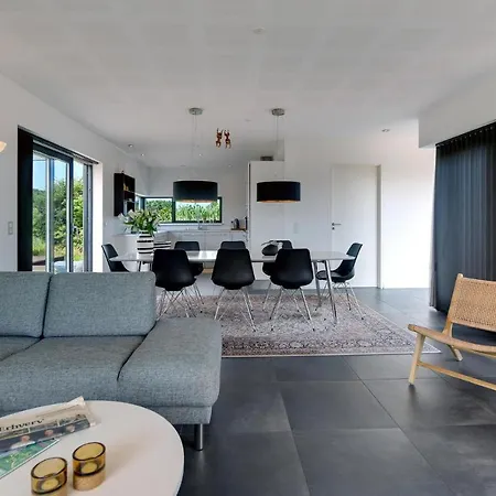4 Bedroom Stunning In